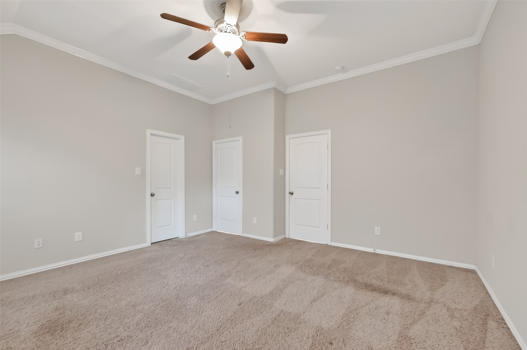 18139 Swallow Springs Way Spring, TX 77379 - Photo 15 of 41 Spacious primary room with windows for natural light
