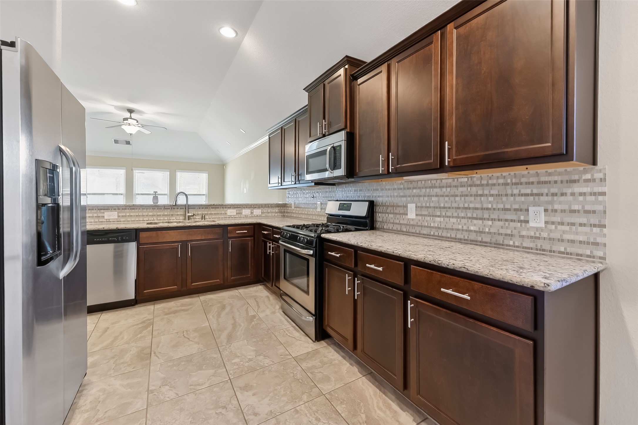 18139 Swallow Springs Way Spring, TX 77379 - Photo 2 of 41 Kitchen with lots of cabinets and counter space