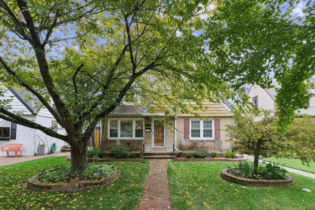 $469,000 | 2321 Lee Street, Evanston, IL 60202