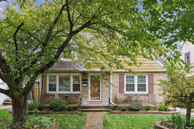 $469,000 | 2321 Lee Street, Evanston, IL 60202