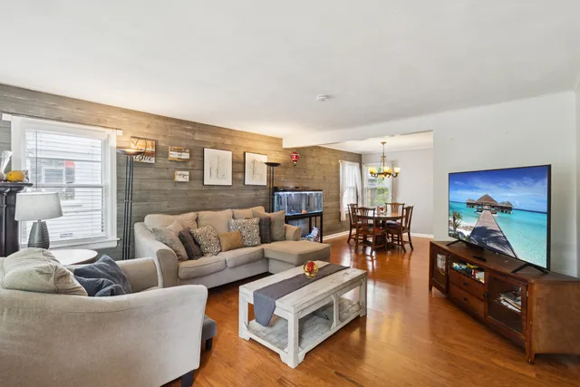 $469,000 | 2321 Lee Street, Evanston, IL 60202