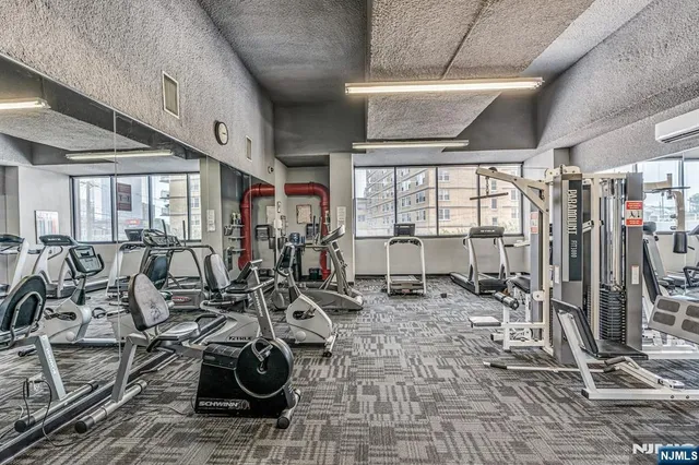 $365,000 | 2150 Center Avenue, Unit 4E, Fort Lee, NJ 07024