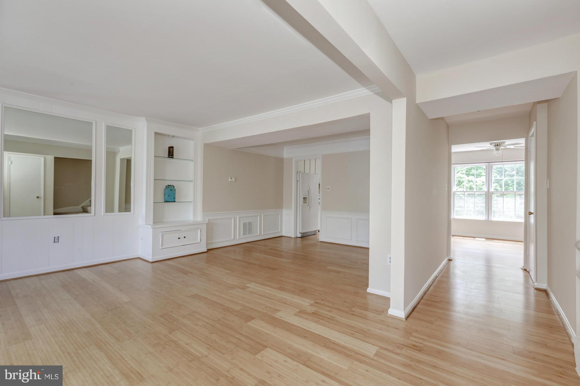 8096 Powderbrook Lane Springfield, VA 22153 - Photo 3 of 29 Living Room