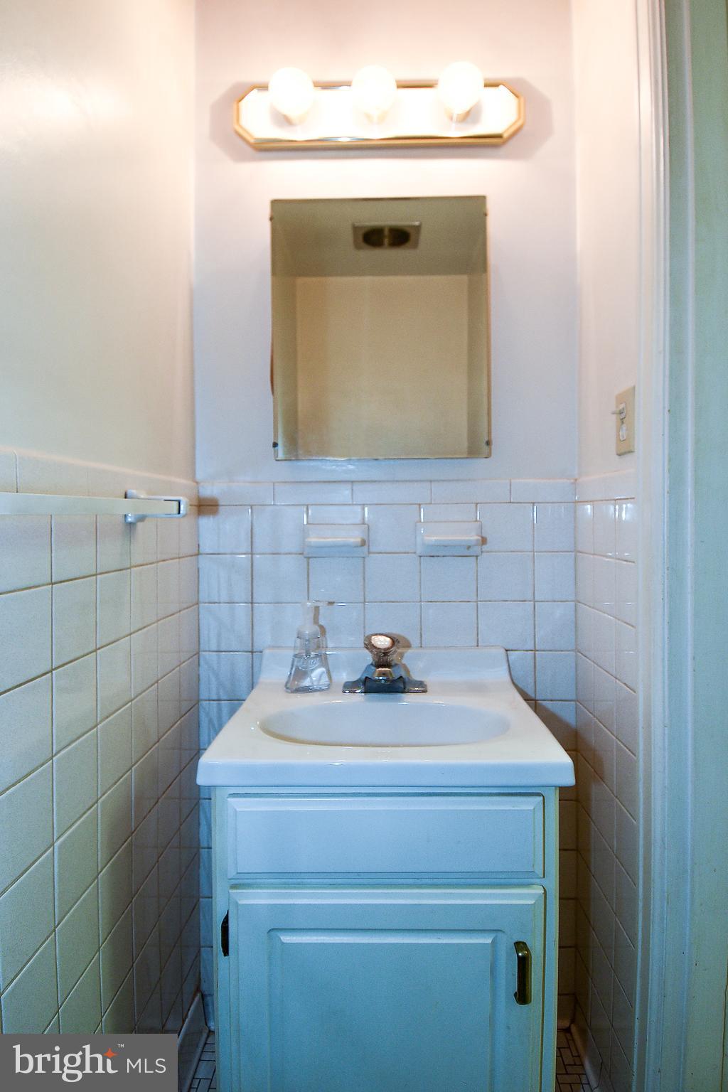 12703 Hammonton Road Silver Spring, MD 20904 - Photo 32 of 63 MAIN LEVEL POWDER ROOM