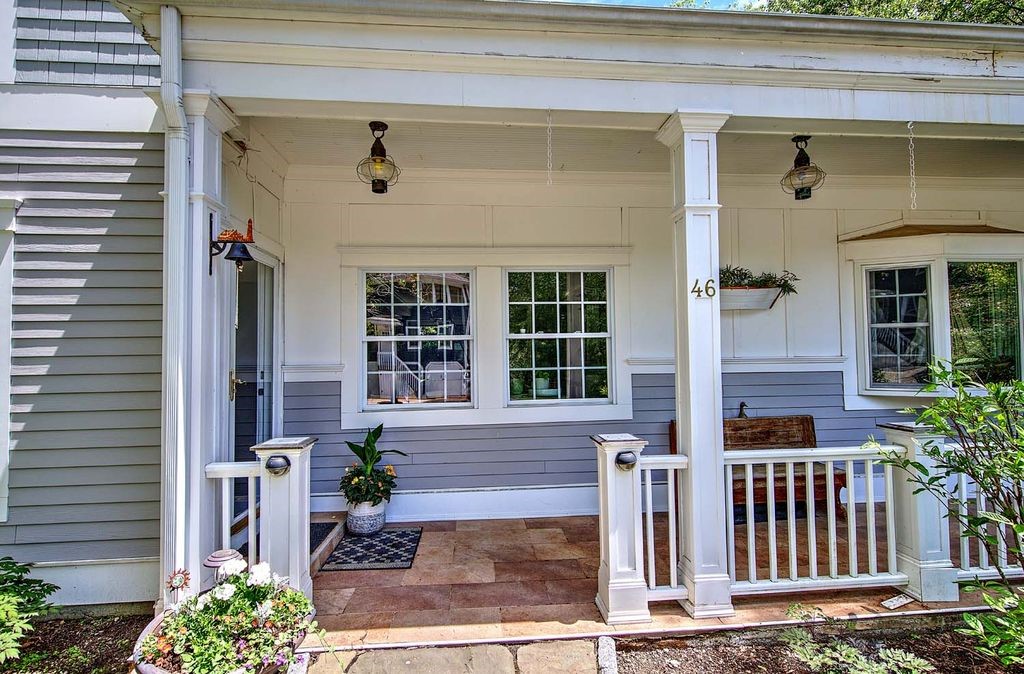46 Channing Road Narragansett, RI 02882 - Photo 6 of 45
