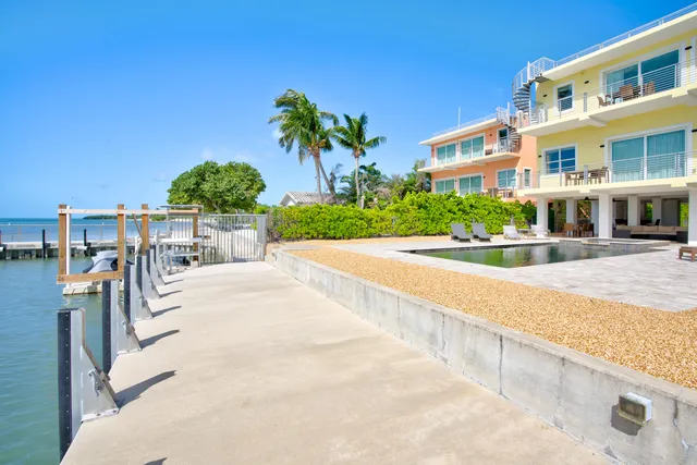 $4,175,000 | 2010 Sombrero Beach Road, Marathon, FL 33050