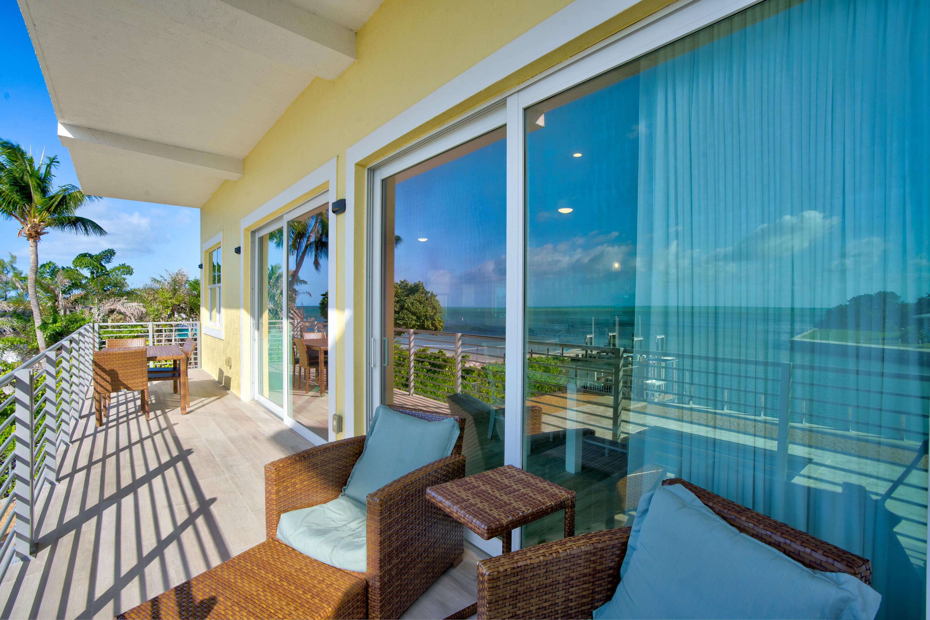 2010 Sombrero Beach Road Marathon, FL 33050 - Photo 23 of 55 Balcony lounge