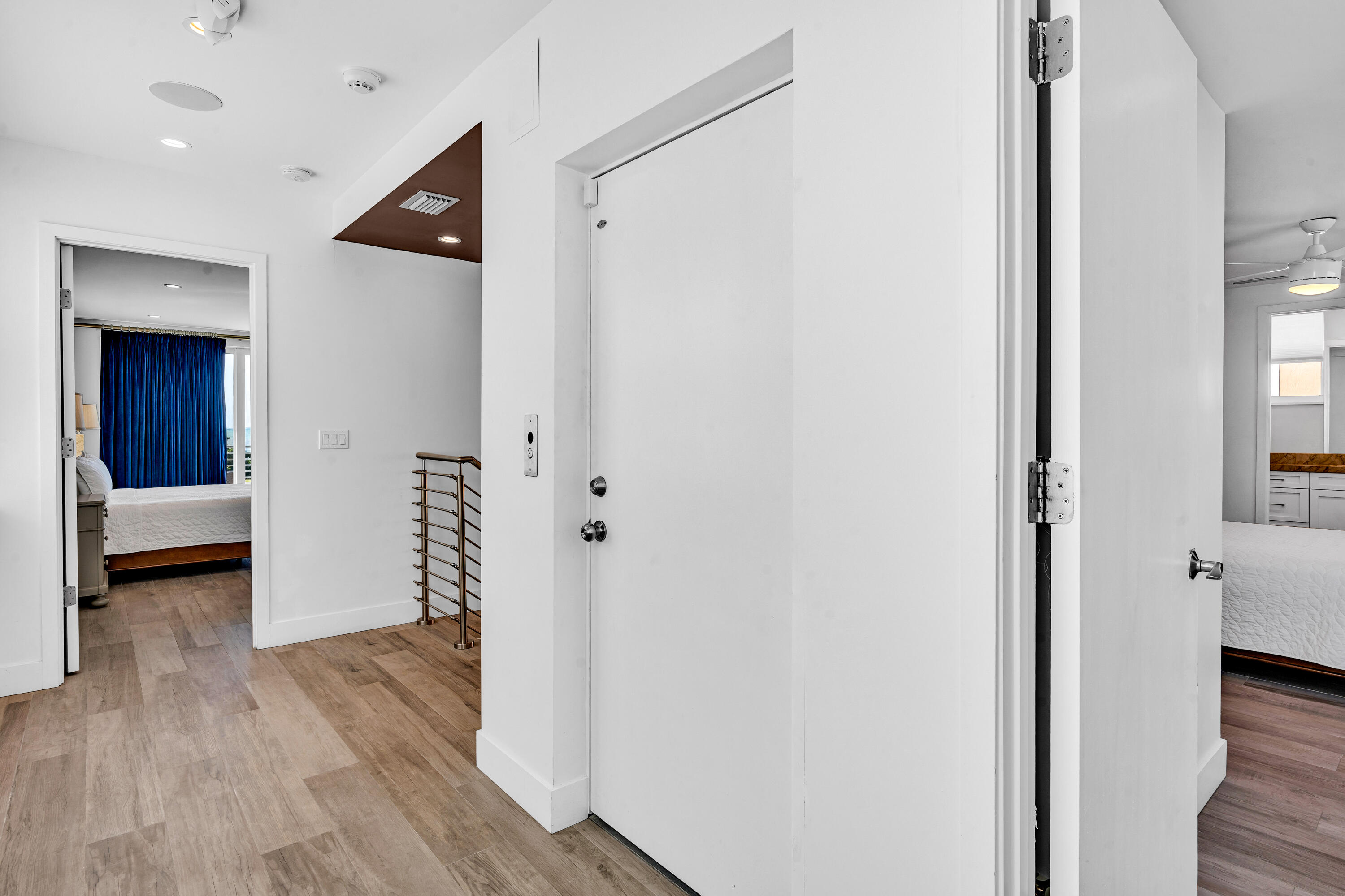 2010 Sombrero Beach Road Marathon, FL 33050 - Photo 38 of 55 Upper hallway