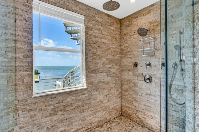 $4,175,000 | 2010 Sombrero Beach Road, Marathon, FL 33050