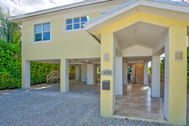 $4,175,000 | 2010 Sombrero Beach Road, Marathon, FL 33050