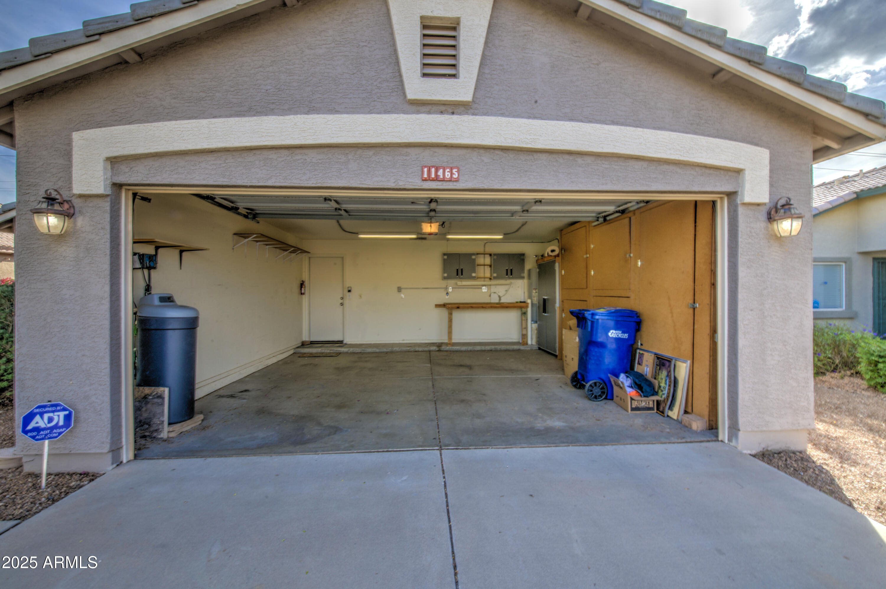 11465 East Cicero Street Mesa, AZ 85207 - Photo 31 of 36 a view of a garage door