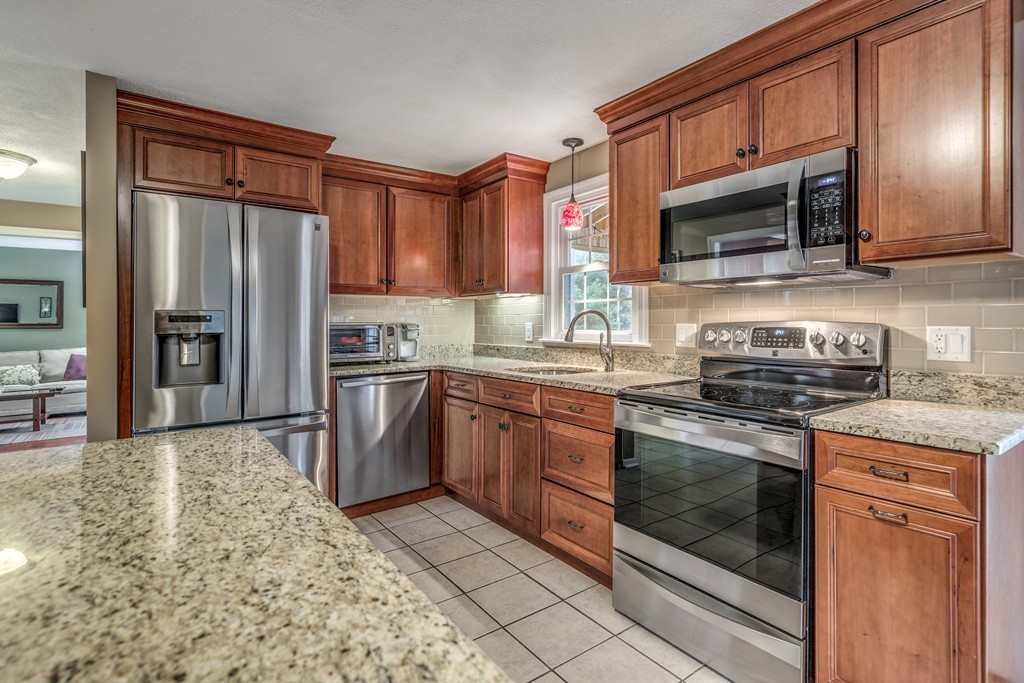 19 Sampson Road Bolton, MA 01740 - Photo 9 of 21 Gallery Image 9