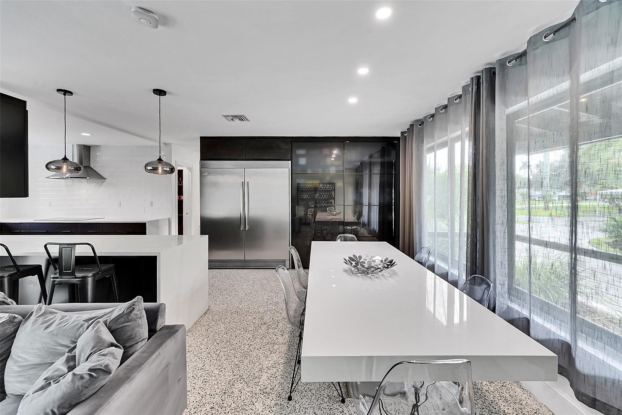 535 Northeast 113th Street Miami, FL 33161 - Photo 5 of 47 Large open dinning area.