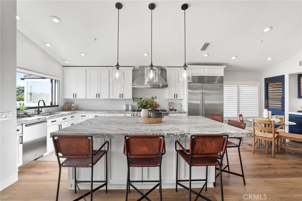 15 Santa Lucia Dana Point, CA 92629 - Photo 11 of 53 HUGE kitchen island