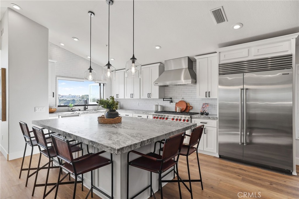 15 Santa Lucia Dana Point, CA 92629 - Photo 12 of 53 Top of the line appliances