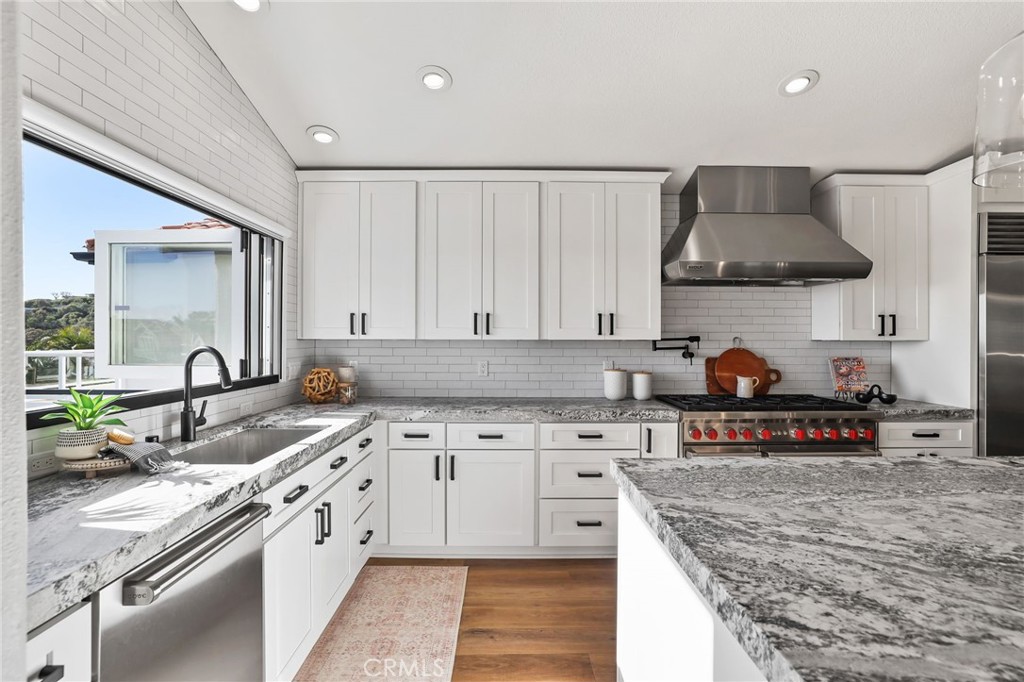 15 Santa Lucia Dana Point, CA 92629 - Photo 10 of 53 Remodeled kitchen