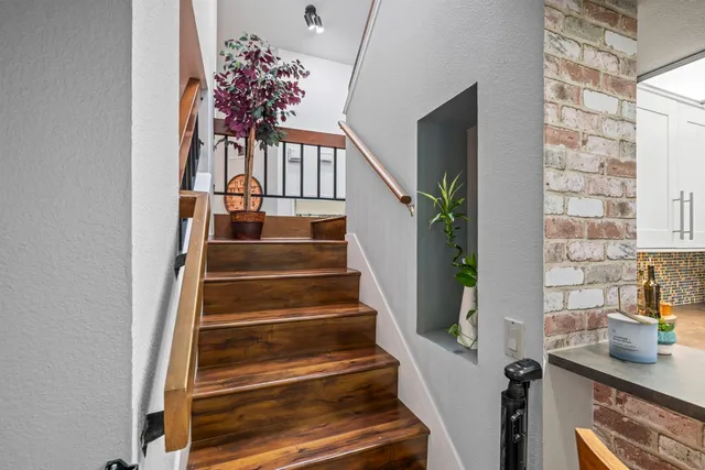 a view of entryway and hall