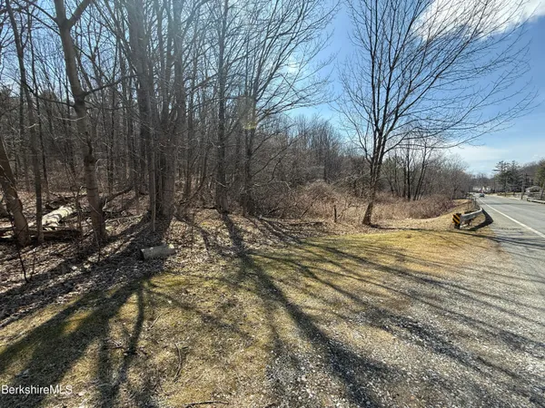 $85,000 | 800 Cape Street, Lee, MA 01238