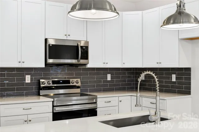 $450,000 | 140 Meadowfall Lane, Troutman, NC 28166