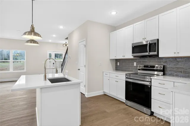 $450,000 | 140 Meadowfall Lane, Troutman, NC 28166