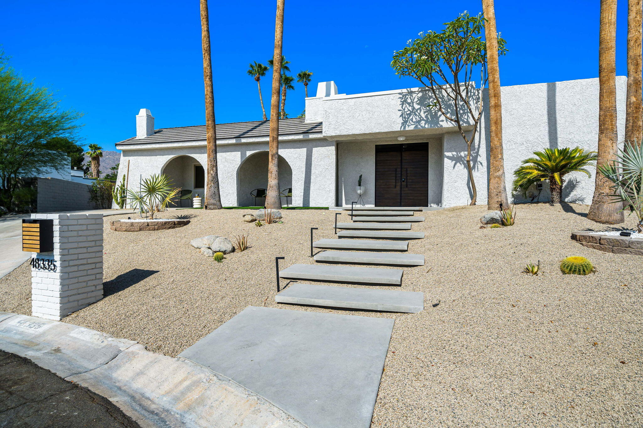 48335 Alan Circle Palm Desert, CA 92260 - Photo 5 of 33 9-web-or-mls-TKAlan_OPMG_0725_009