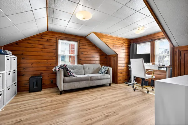 $389,900 | 433 East Parkway Boulevard, Appleton, WI 54911