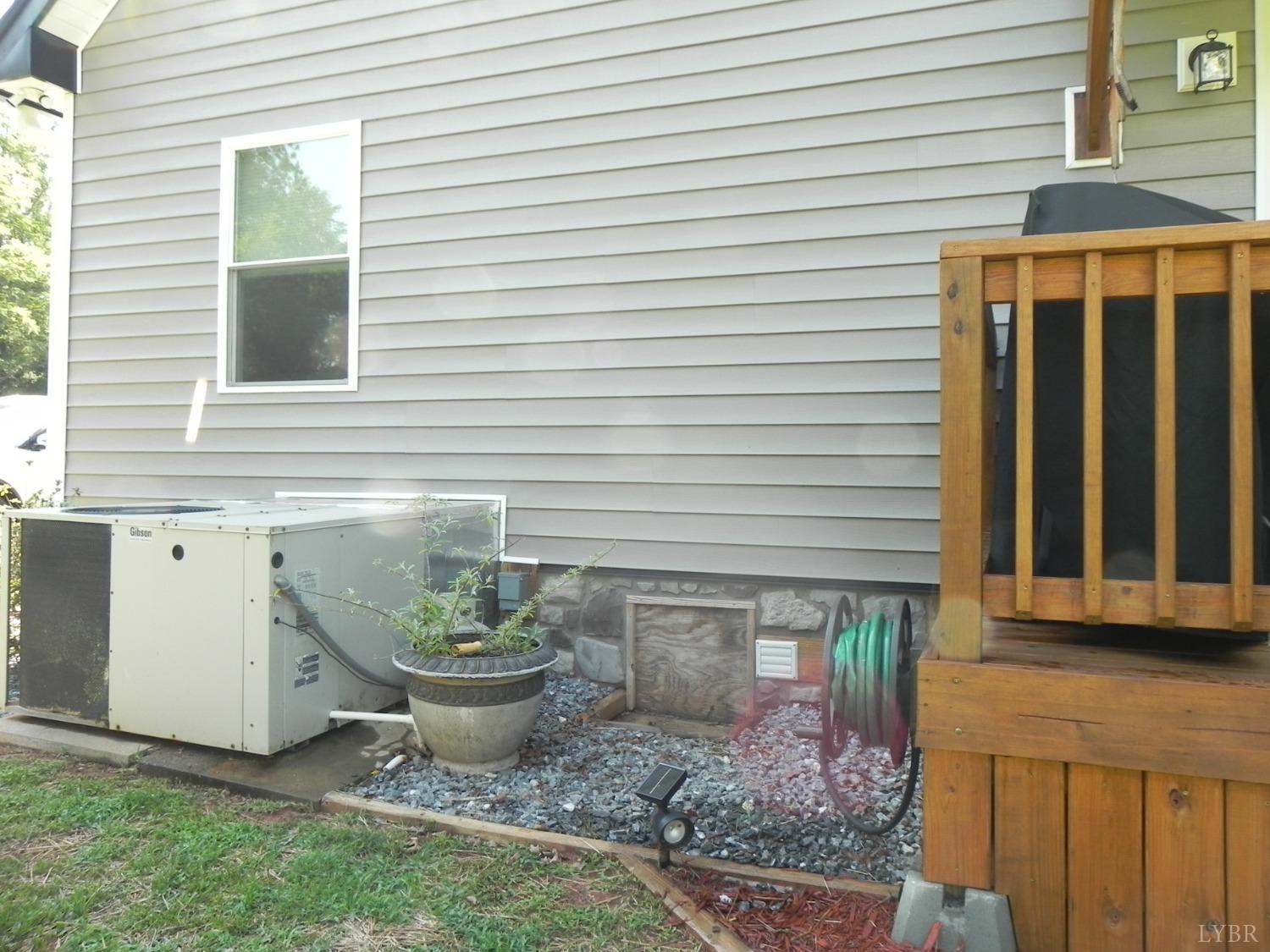 3432 Bibee Road Gretna, VA 24557 - Photo 6 of 21 Gallery Image 6