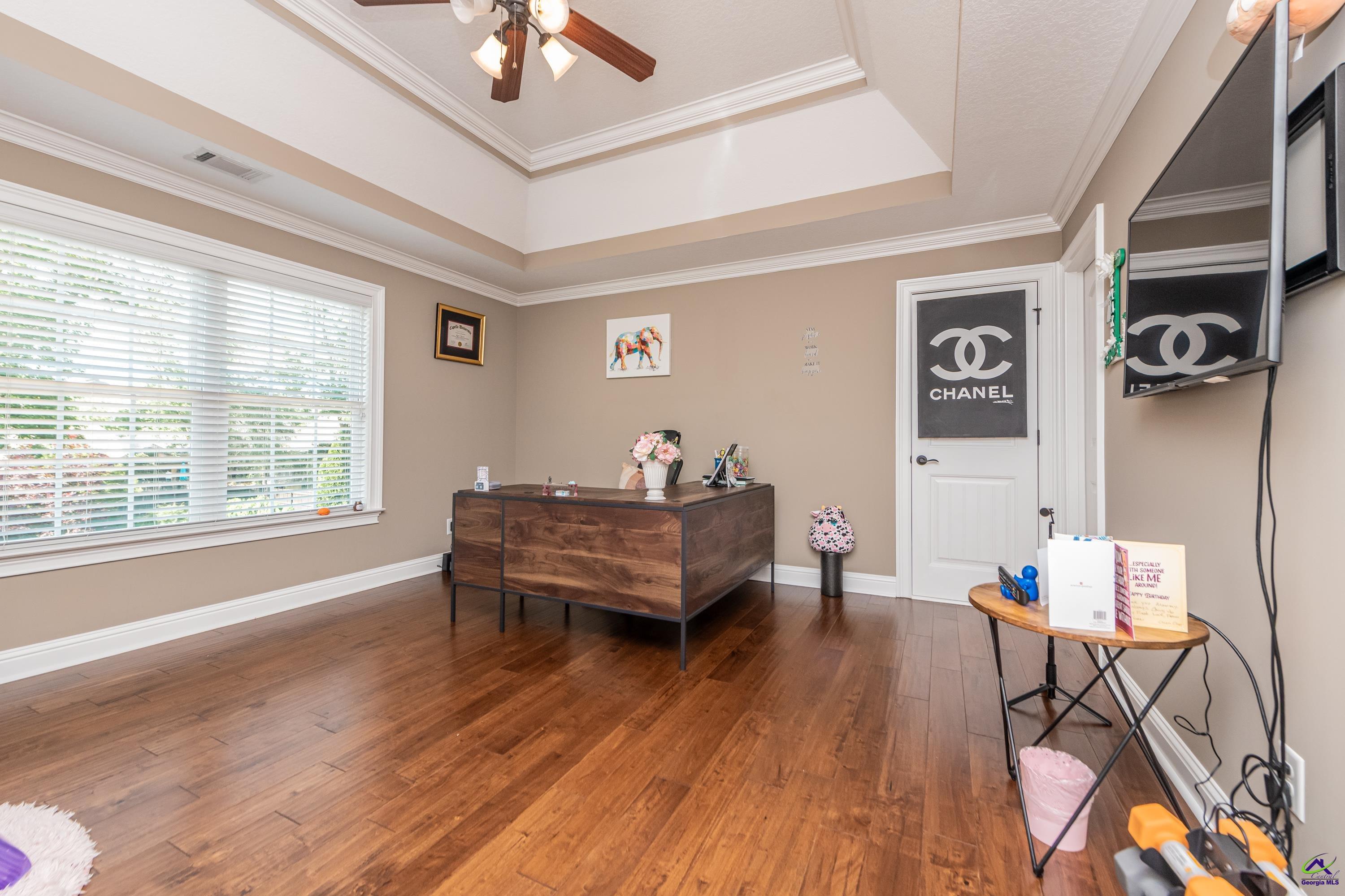 405 Old Bridge Road Warner Robins, GA 31088 - Photo 39 of 58 a living room with furniture and a window