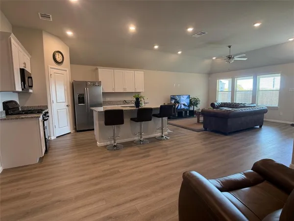 $1,995 | 401 Forsyth Drive, Princeton, TX 75407