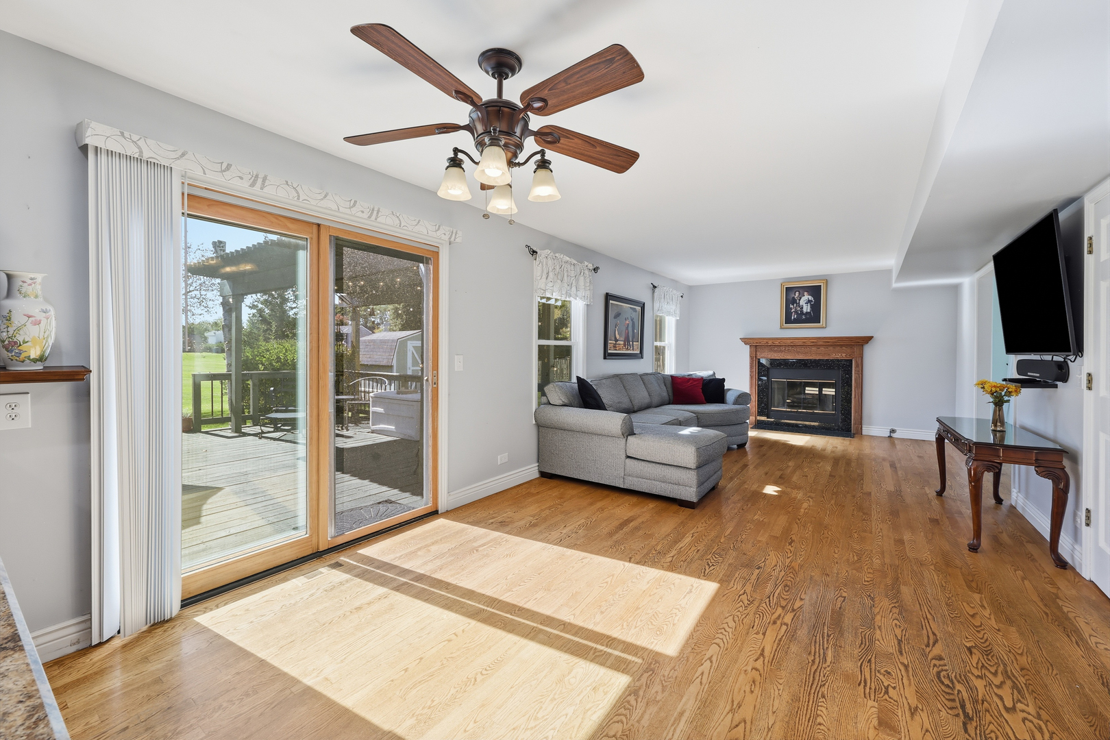 997 Village Road Crystal Lake, IL 60014 - Photo 16 of 33 Gallery Image 16