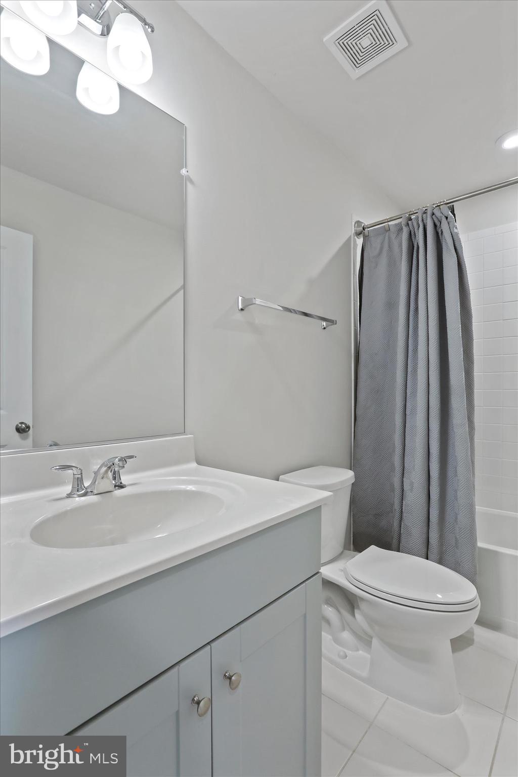 135 Presidents Pointe Avenue Ranson, WV 25438 - Photo 21 of 45