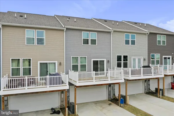 $359,000 | 135 Presidents Pointe Avenue, Ranson, WV 25438