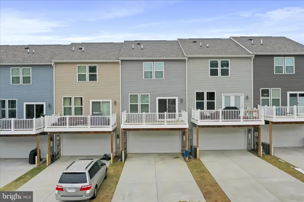 $359,000 | 135 Presidents Pointe Avenue, Ranson, WV 25438