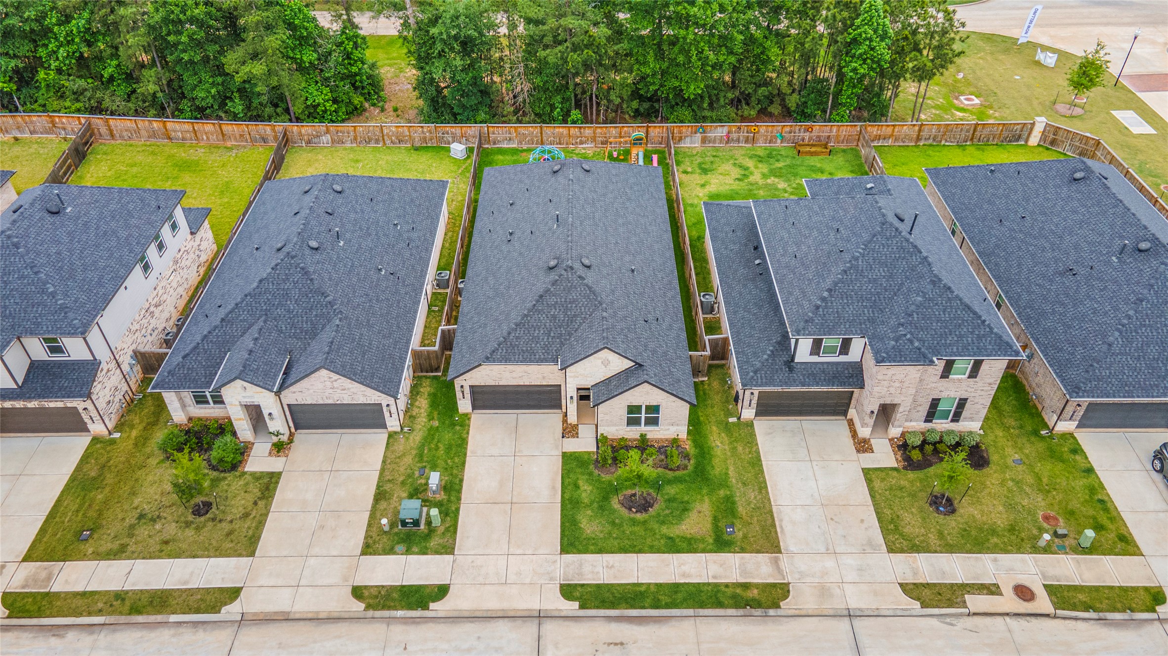 318 Springfield Terrace Drive Conroe, TX 77304 - Photo 35 of 38