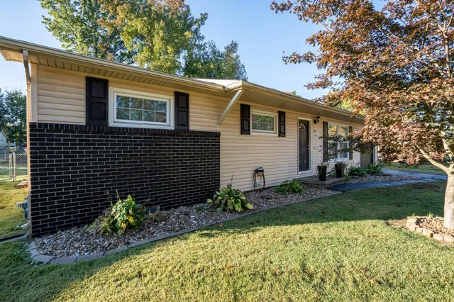 $199,900 | 1104 East Poplar Street, Herrin, IL 62948