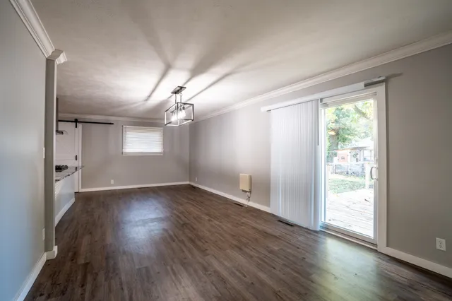 $199,900 | 1104 East Poplar Street, Herrin, IL 62948