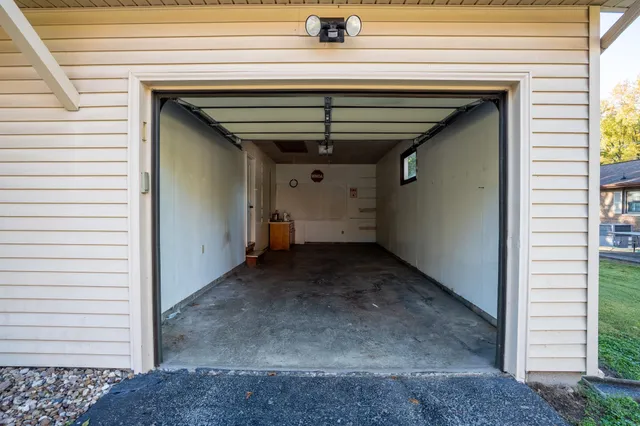 $199,900 | 1104 East Poplar Street, Herrin, IL 62948