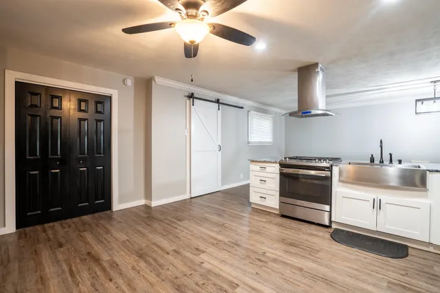 $199,900 | 1104 East Poplar Street, Herrin, IL 62948