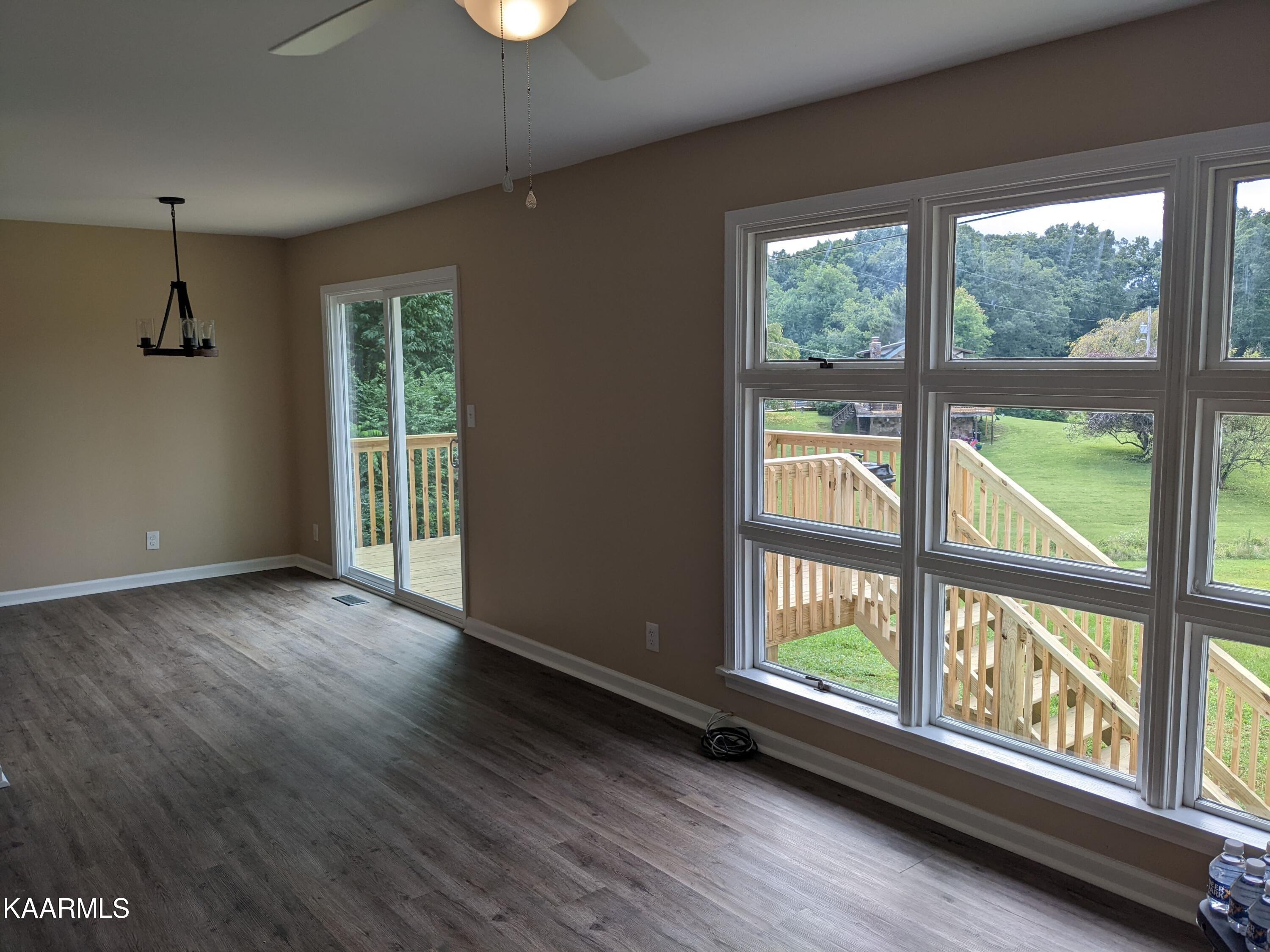241 Grave Hill Road Oneida, TN 37841 - Photo 8 of 42 241 Grave Hill Rd (13)