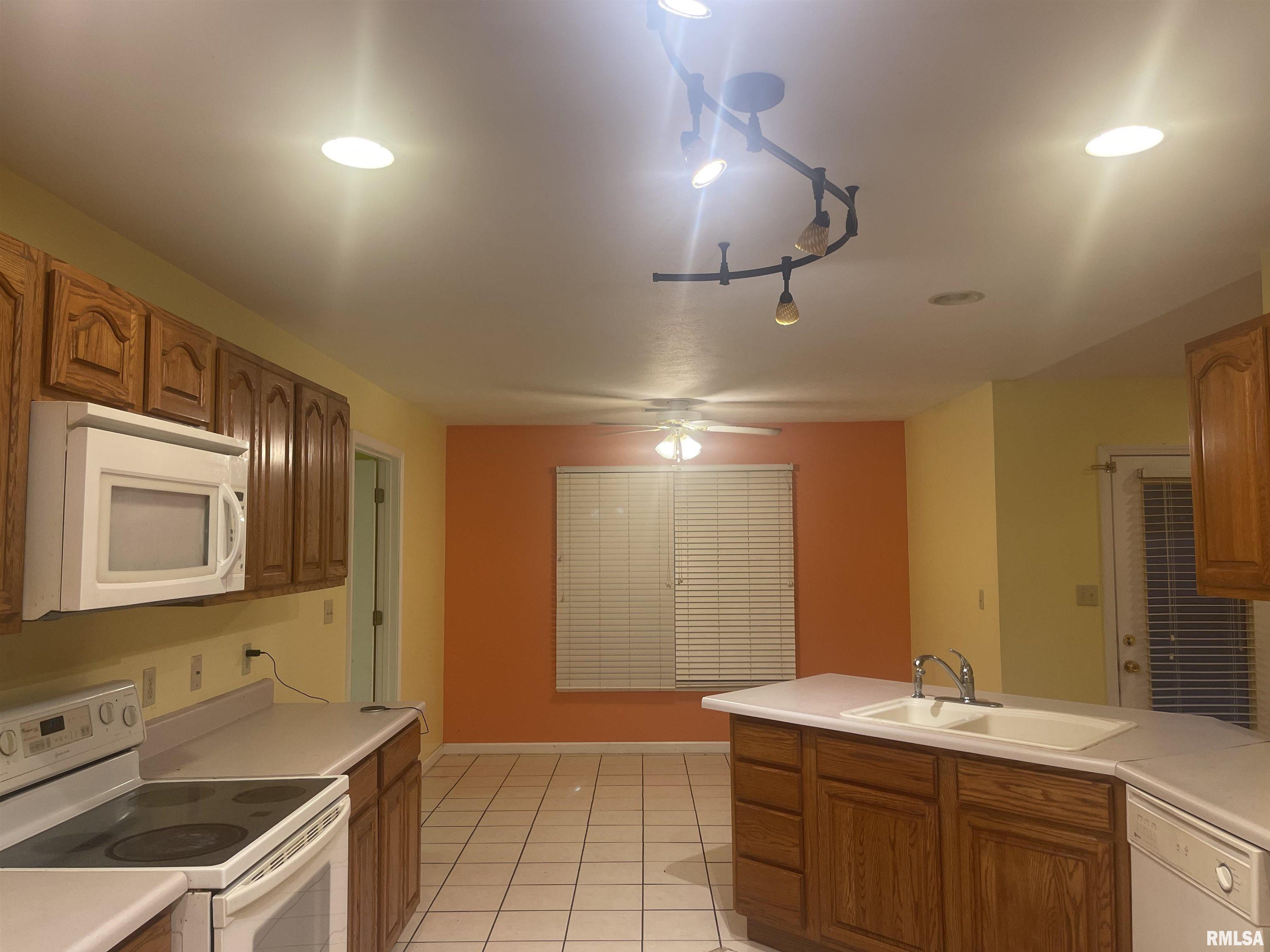 404 Bogie Drive Herrin, IL 62948 - Photo 5 of 14