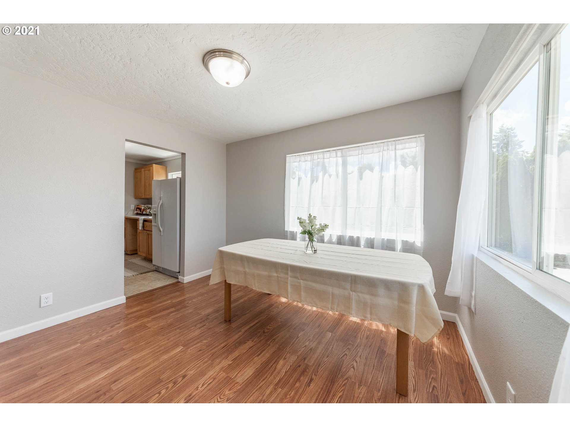 325 North 24th Street Springfield, OR 97477 - Photo 8 of 24