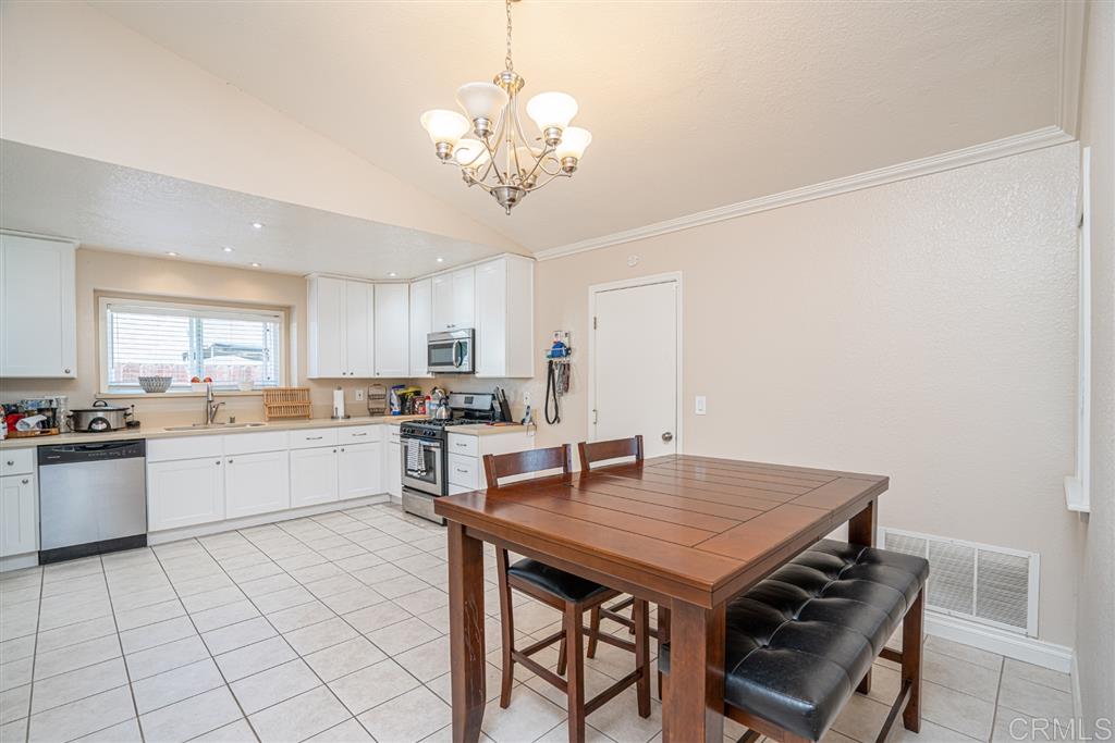 719 Butterfield Road Oceanside, CA 92057 - Photo 14 of 25 Gallery Image 14