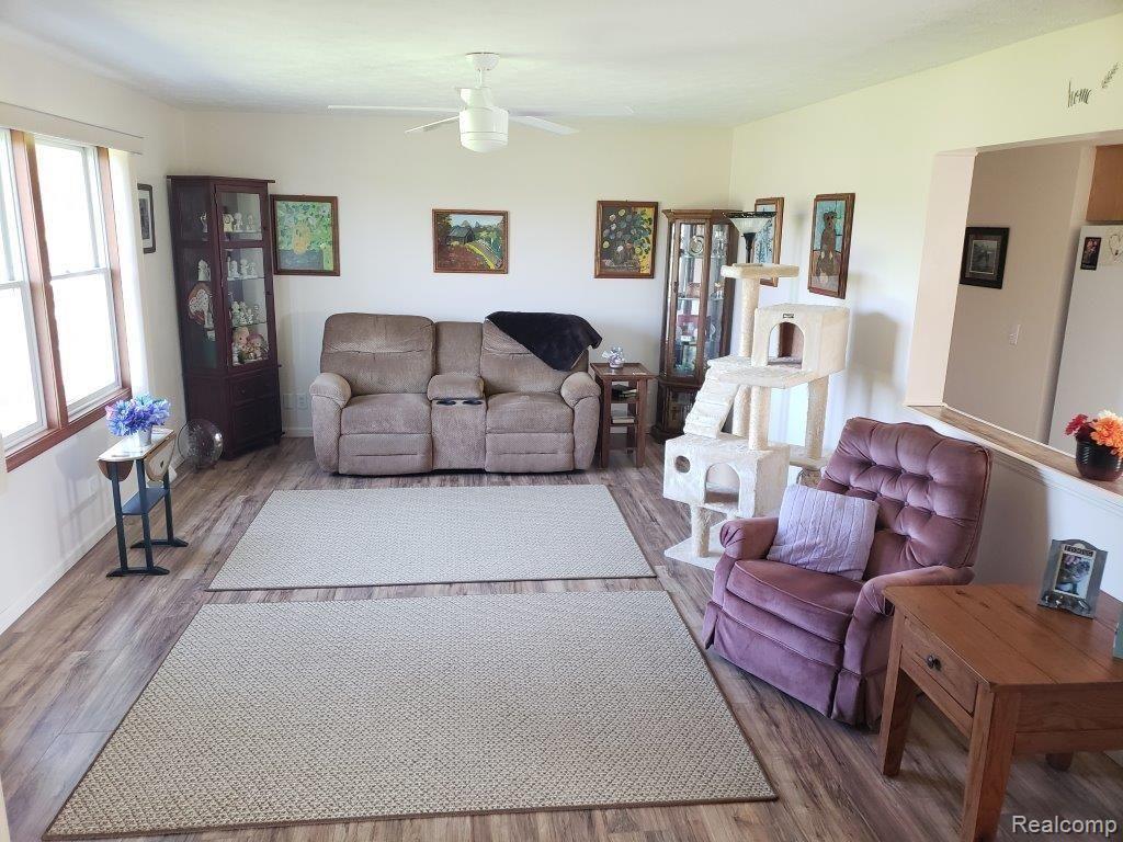6760 Fostoria Road Otter Lake, MI 48464 - Photo 11 of 44 Living Room (2)