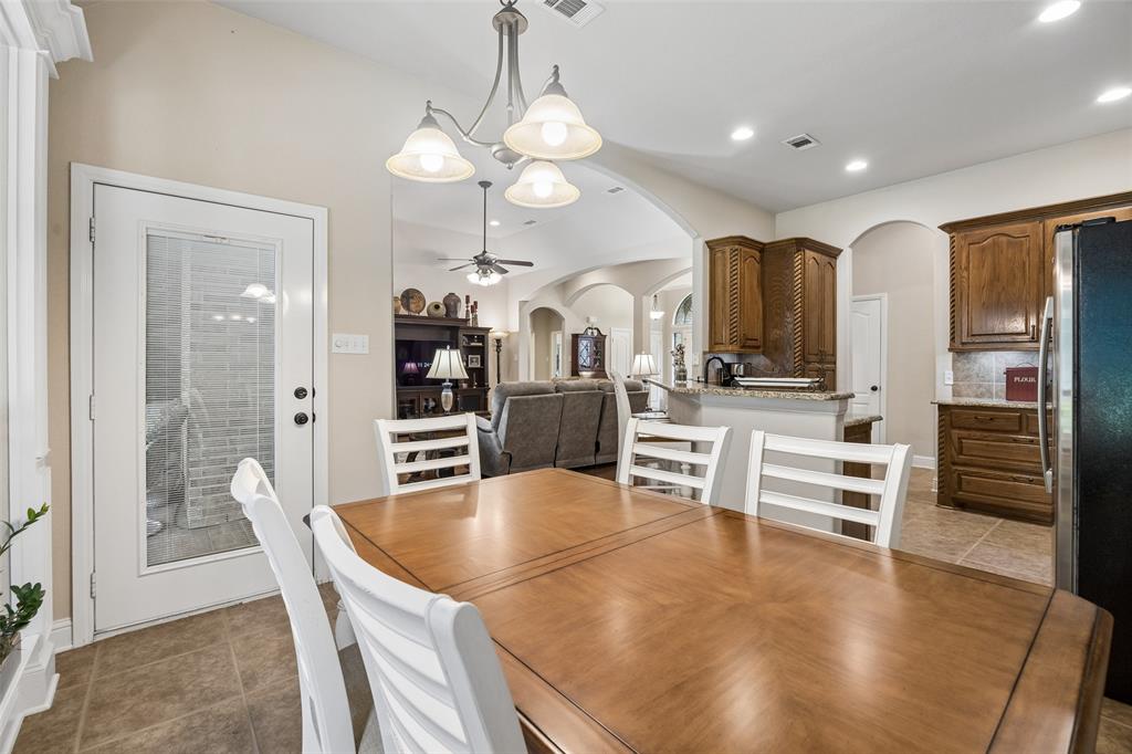 612 Sportsman Park Road Azle, TX 76020 - Photo 12 of 40