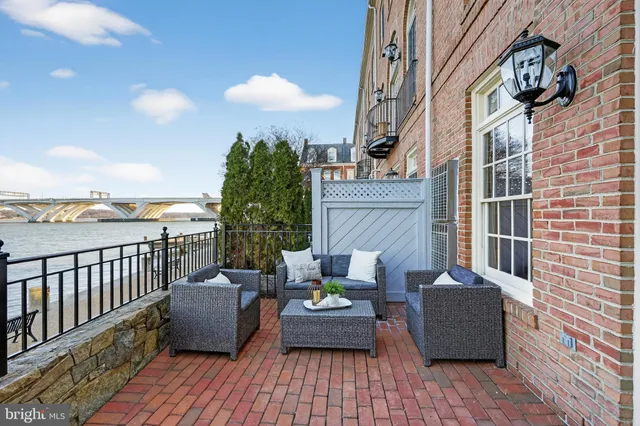 $12,850 | 700 Kahn Place, Alexandria, VA 22314