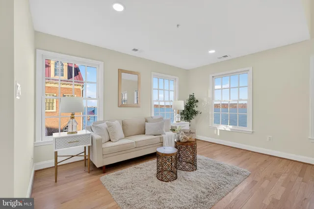 $12,850 | 700 Kahn Place, Alexandria, VA 22314