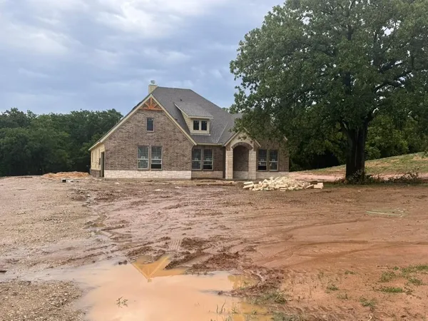 $523,425 | 132 Oak Grv Way, Springtown, TX 76082
