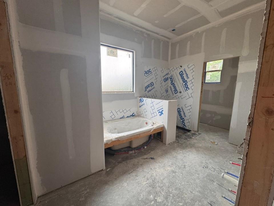 132 Oak Grv Way Springtown, TX 76082 - Photo 9 of 10