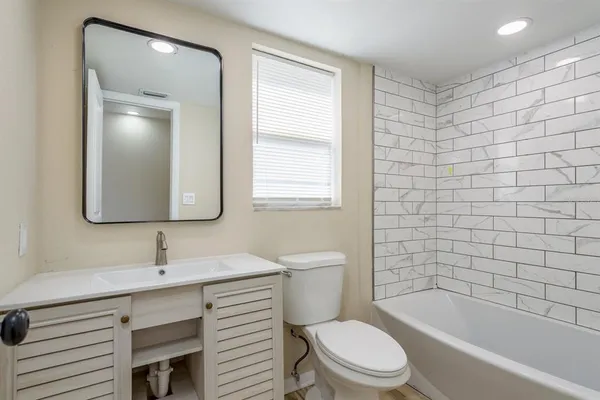 $3,200 | 2977 Palmetto Court, Dunedin, FL 34698