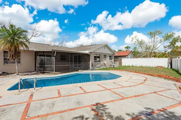 $3,200 | 2977 Palmetto Court, Dunedin, FL 34698